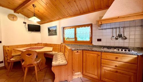 Two-Bedroom Apartment with Mountain View