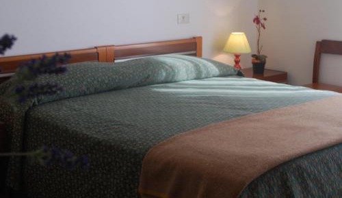 Single Room with Shared Bathroom