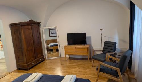Deluxe King Studio