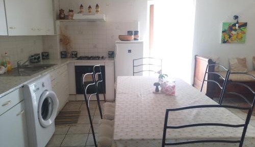 Deluxe Room (2 Adults + 1 Child)