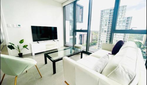 Three-Bedroom Apartment with Balcony