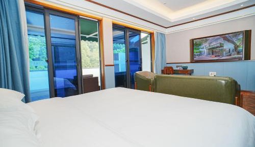Double Room with Mountain View