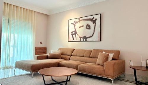 Four-Bedroom Luxury Apartment