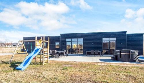 Seven-Bedroom Holiday Home