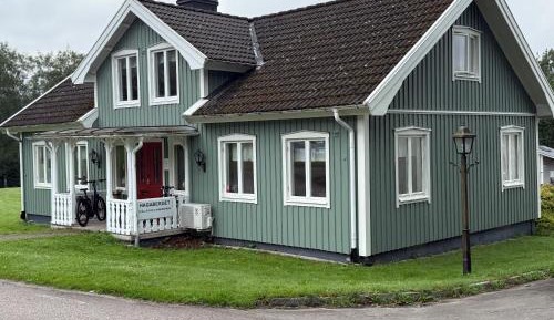 Double or Twin Room with Shared Bathroom
