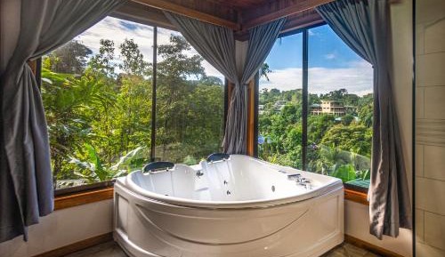 Premium Quadruple Room