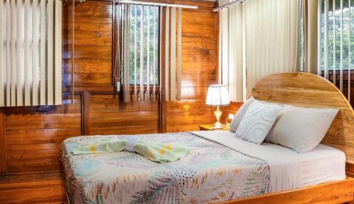 Family Two-Bedroom Apartment with Ocean View