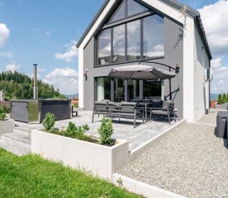 Three-Bedroom Holiday Home 