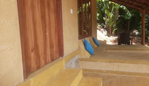Bungalow with Garden View