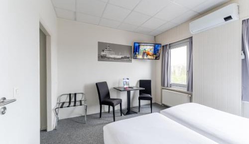 Twin Room with Balcony