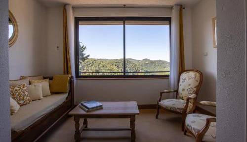 Queen Room with Garden View