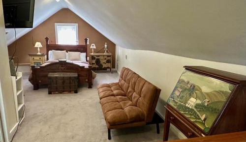 Double Room with Private Bathroom