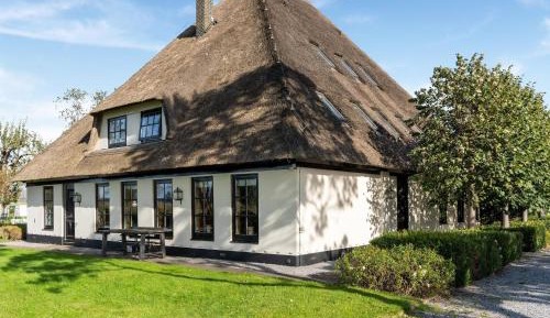 Eight-Bedroom Holiday Home