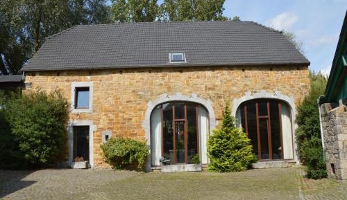 Ten-Bedroom Holiday Home