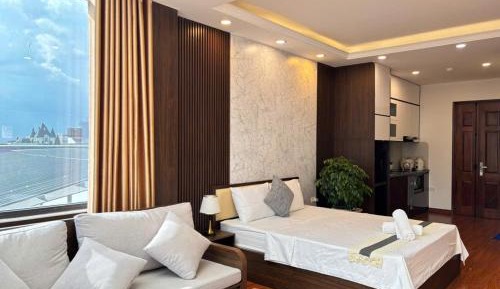 One-Bedroom Apartment with City View