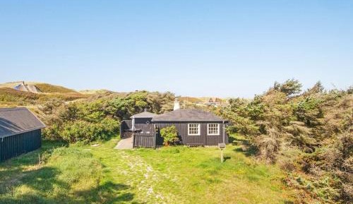 One-Bedroom Holiday Home