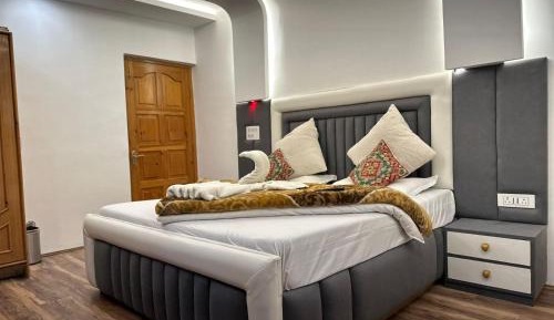 Double Room with Mountain View