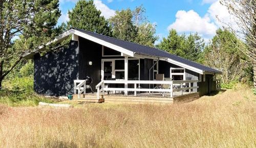 Three-Bedroom Holiday Home 
