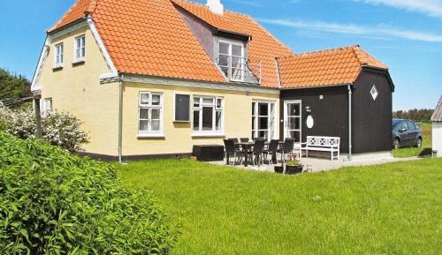 Four-Bedroom Holiday Home
