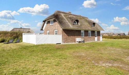 Four-Bedroom Holiday Home