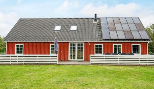 Six-Bedroom Holiday Home