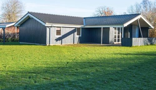 Three-Bedroom Holiday Home 