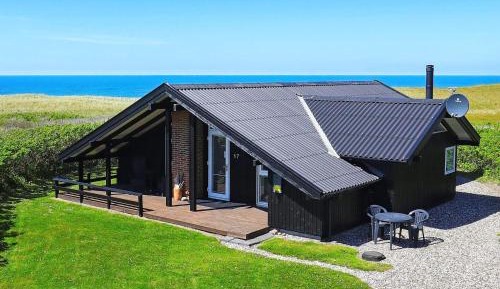 Three-Bedroom Holiday Home 