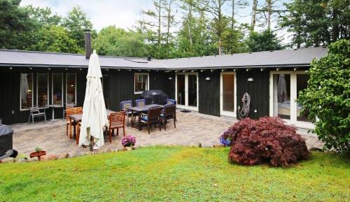 Three-Bedroom Holiday Home 