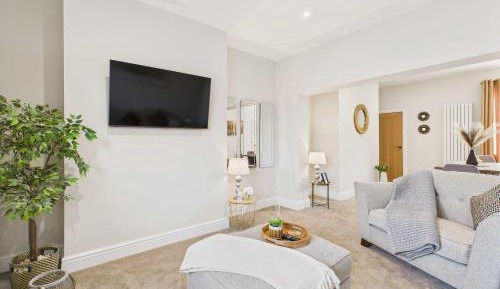 Three-Bedroom Holiday Home 