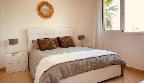 Apartment with Pool View 