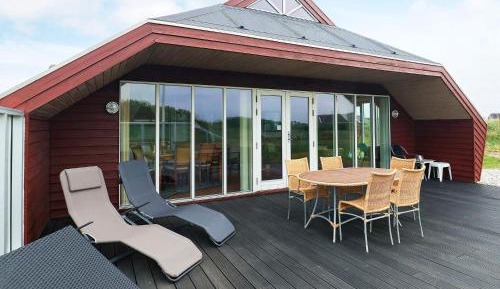 Four-Bedroom Holiday Home