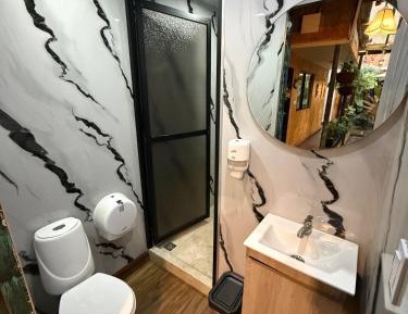 Economy Quadruple Room with Shared Bathroom