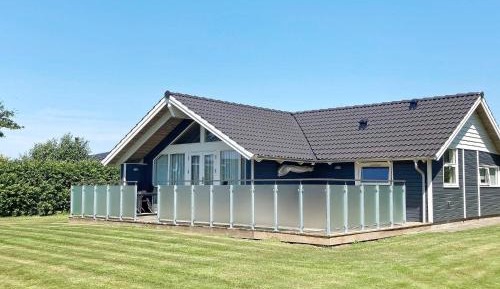 Three-Bedroom Holiday Home 