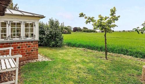 One-Bedroom Holiday Home