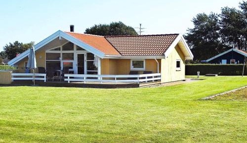 Three-Bedroom Holiday Home 