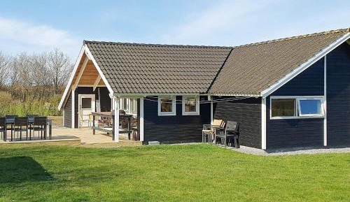 Three-Bedroom Holiday Home 