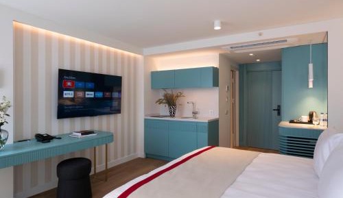Connecting Family Room