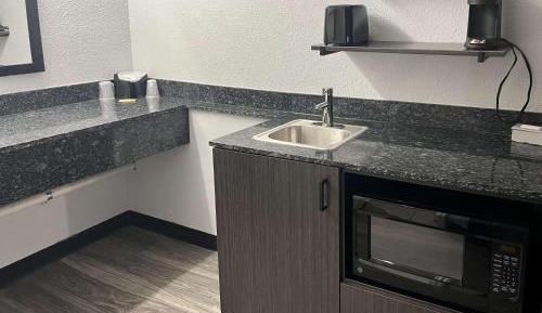 Deluxe Quadruple Room - Non-Smoking