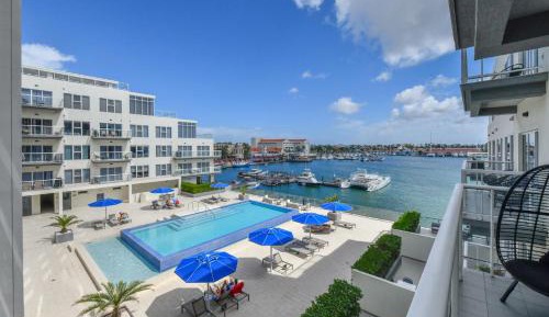 Two-Bedroom Deluxe Apartment with Balcony