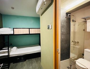 Mixed Dormitory Room