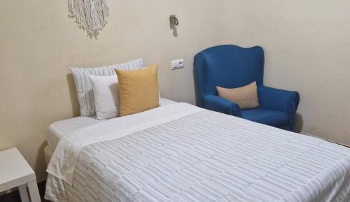 Single Room with Shared Bathroom