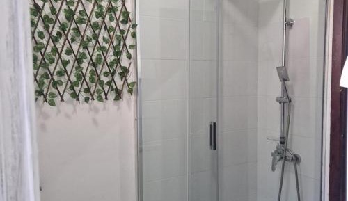 Basic Triple Room with Shared Bathroom