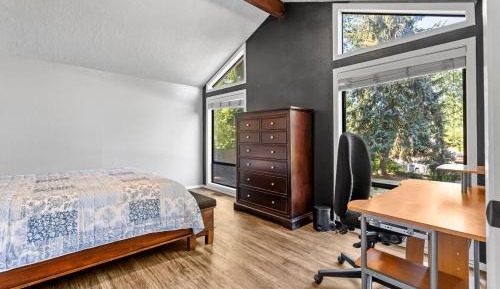 Room #1474838301
