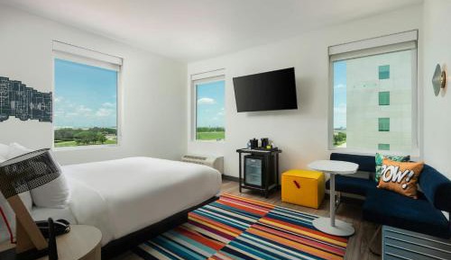 Corner King Room