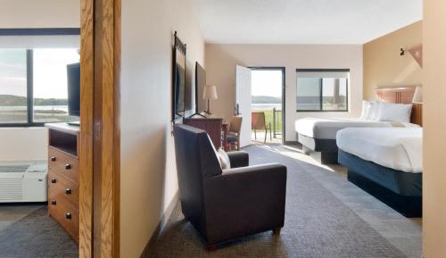 Suite with River View