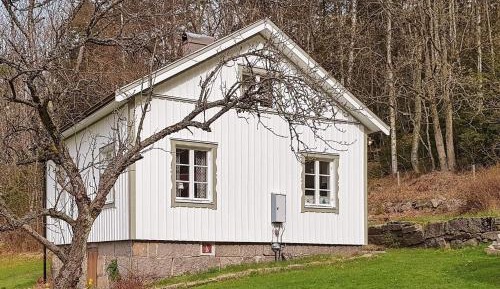 One-Bedroom Holiday Home