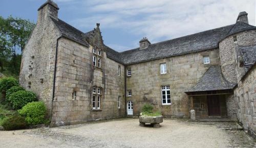 Seven-Bedroom Holiday Home
