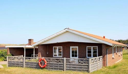 Three-Bedroom Holiday Home 