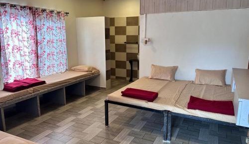 6-Bed Mixed Dormitory Room