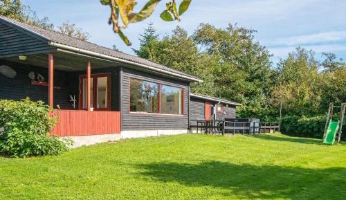 Three-Bedroom Holiday Home 
